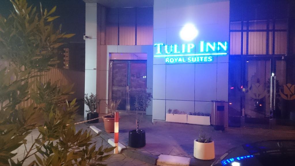 Tulip Inn Royal Suites Ajman Esterno foto